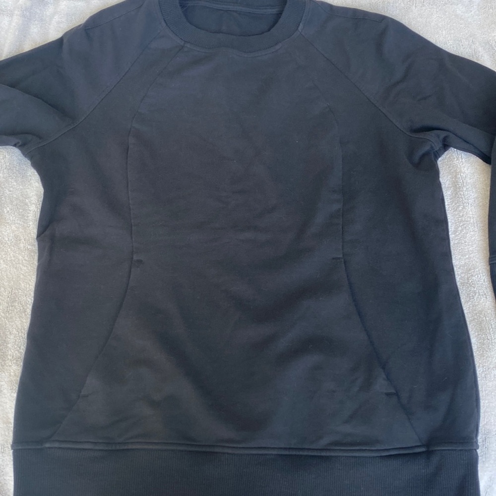 Lululemon “On the Move” Classic Fit Scuba pullover
